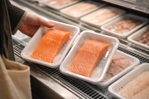 Frisk fisk uden gætteri: sådan læser du bakken i supermarkedet