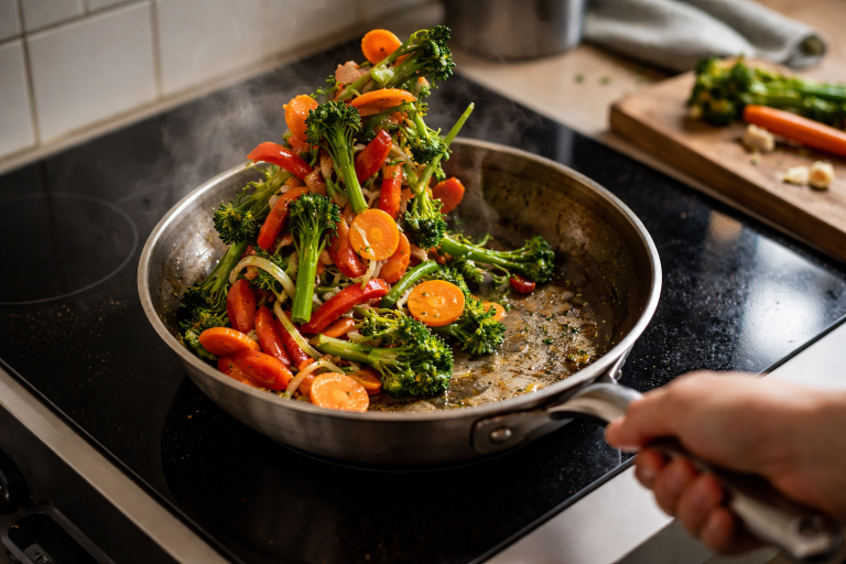 Sautér grøntsager uden slat: min varme- og fedtguide til gyldne kanter